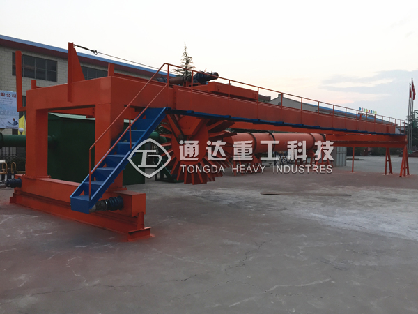 大型有機肥設(shè)備-20米翻拋機.jpg
