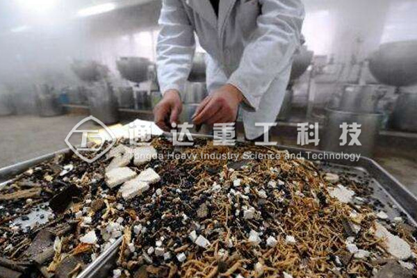 中藥藥渣怎么發(fā)酵有機肥料?中藥藥渣有機肥生產線多少錢一套?