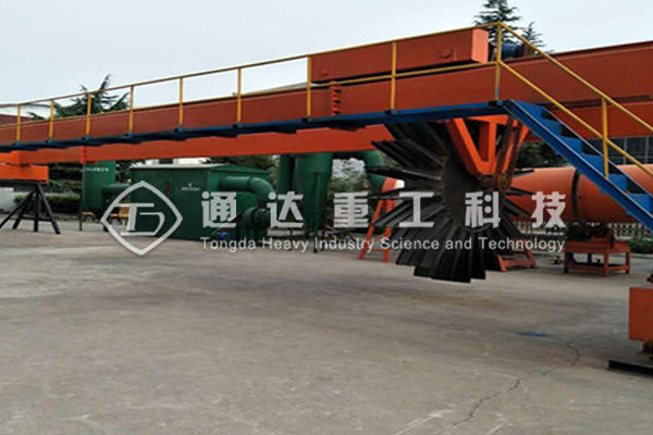 輪盤式翻堆機(jī)結(jié)構(gòu)特點(diǎn)，輪盤翻拋機(jī)操作使用保養(yǎng)技巧
